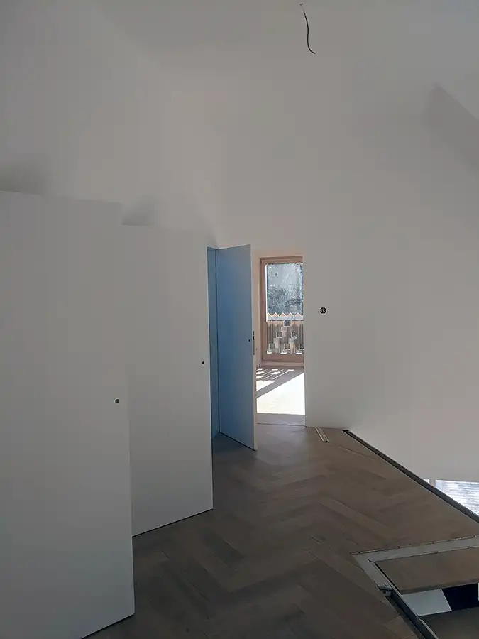 Pohľad z chodby podkrovia do spálne